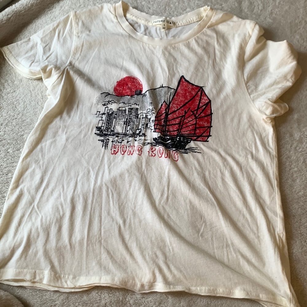 NWOT Hong Kong cream tshirt